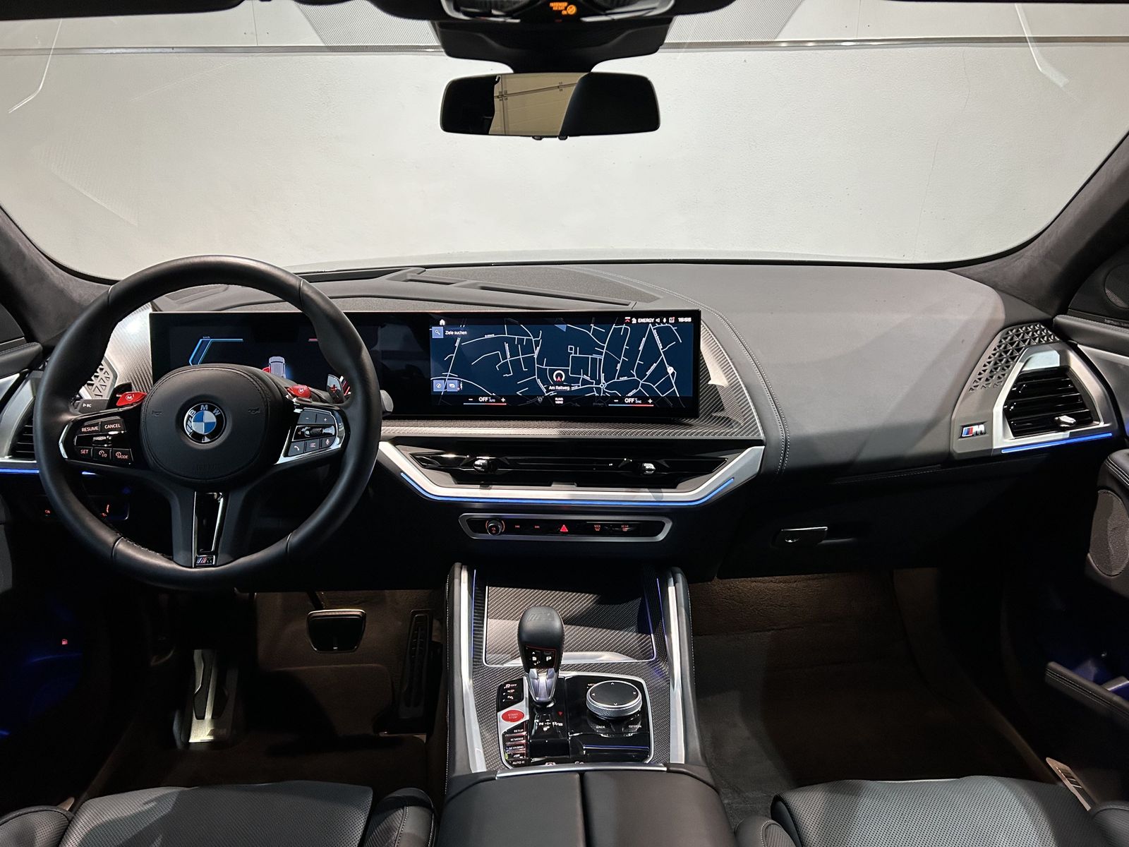 Fahrzeugabbildung BMW XM Gestiksteuerung HiFi DAB Komfortzg. AHK