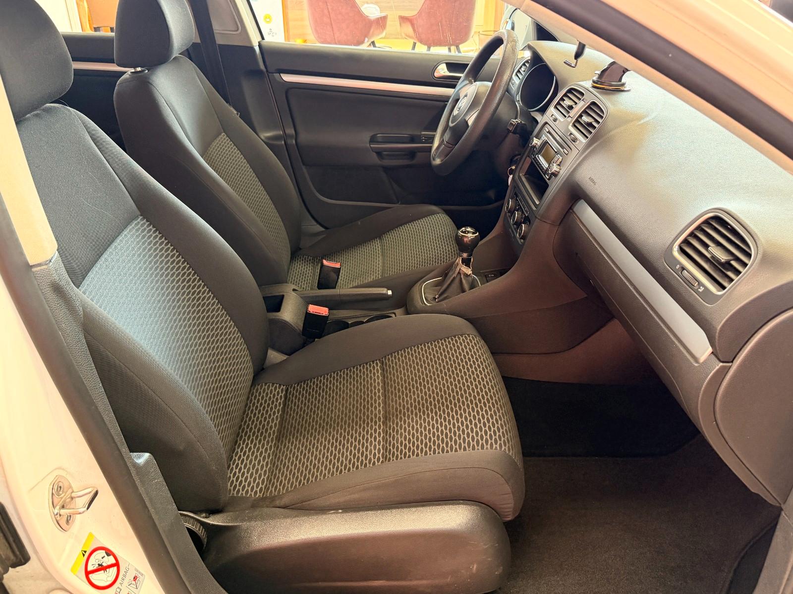 Volkswagen Golf 2011 — photo 12
