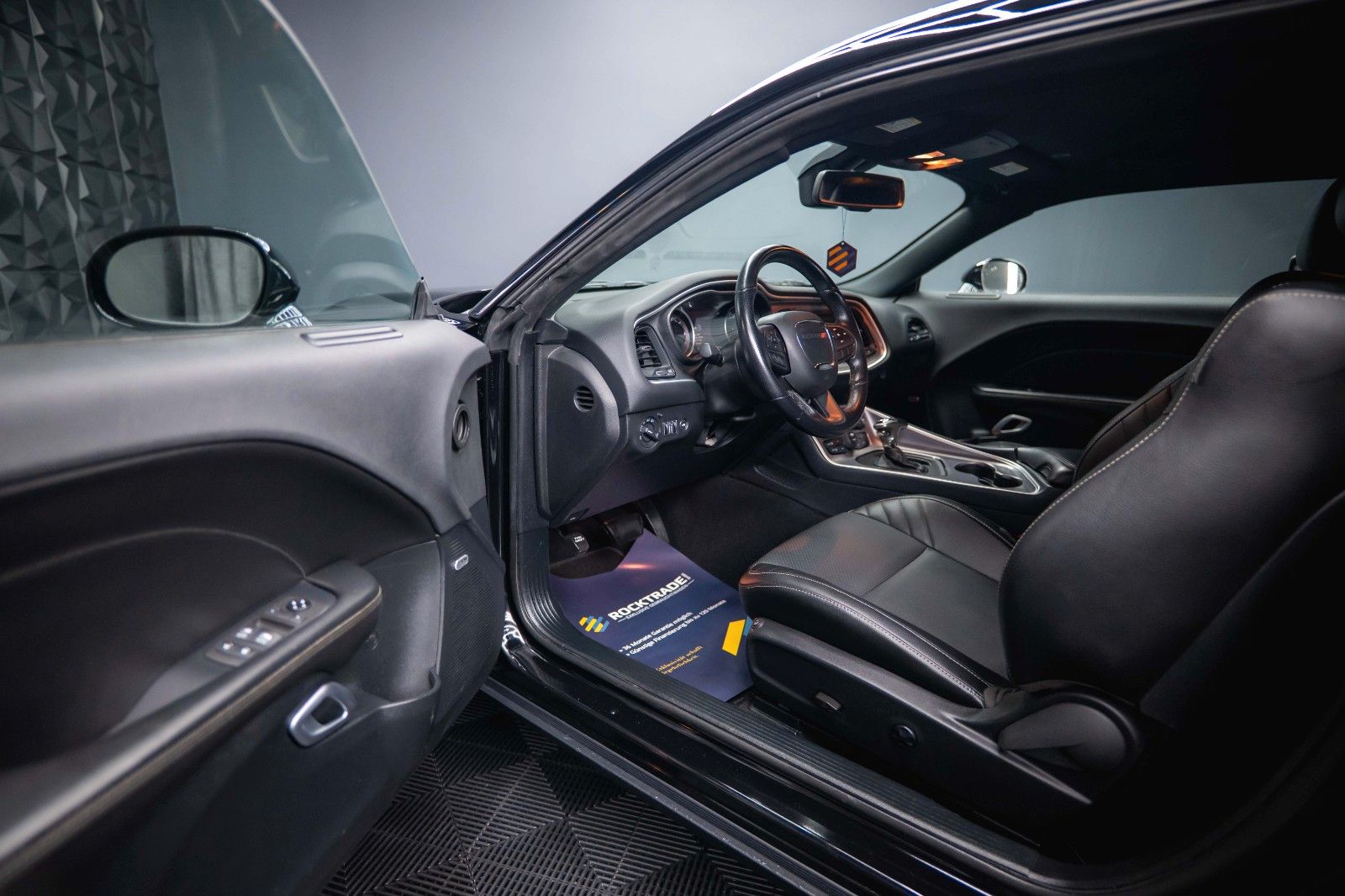 Fahrzeugabbildung Dodge Challenger 5.7 V8 R/T SRT WIDE BODY *LED*19%*