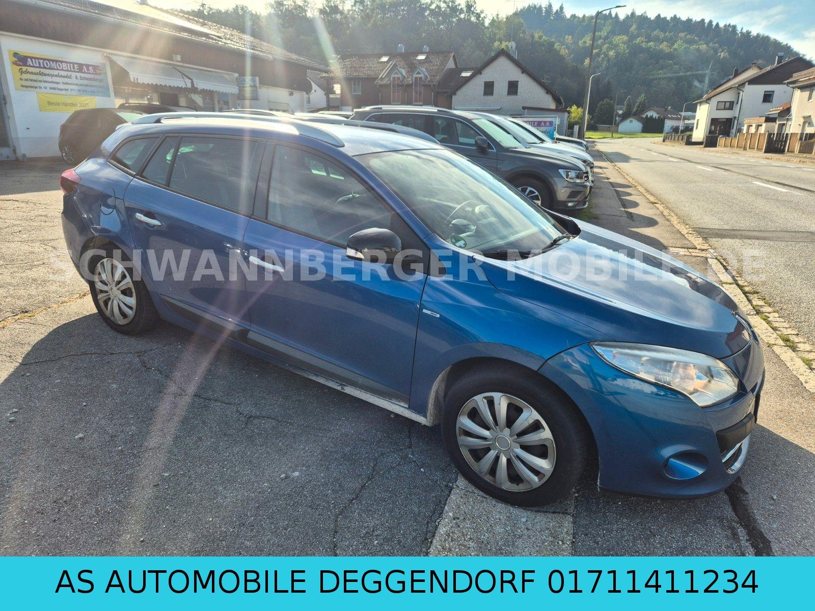 Renault Megane 2011 — photo 11