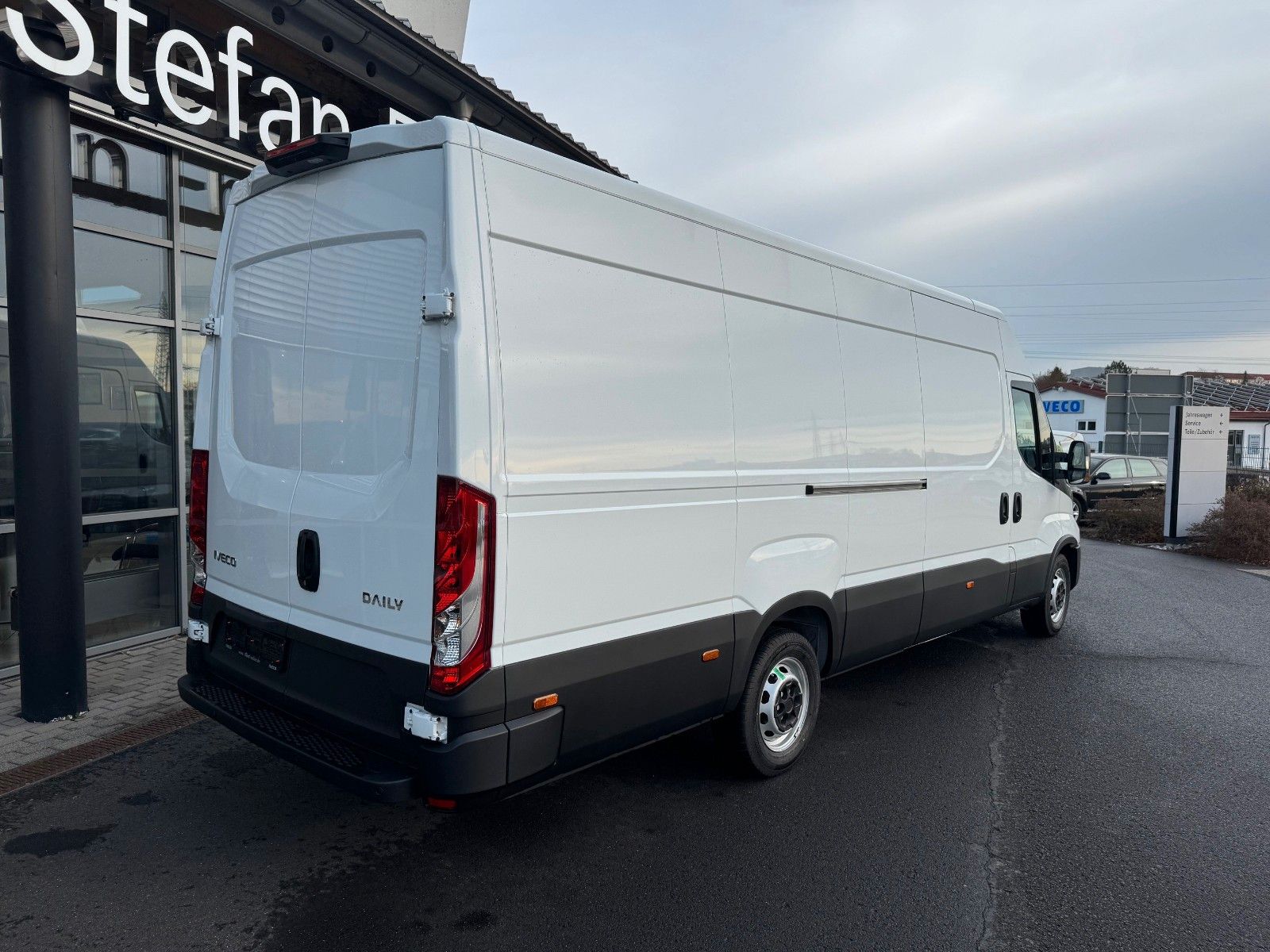 Fahrzeugabbildung Iveco Daily 35S14 HA8 *R4.100mm*Automatik*Kamera*