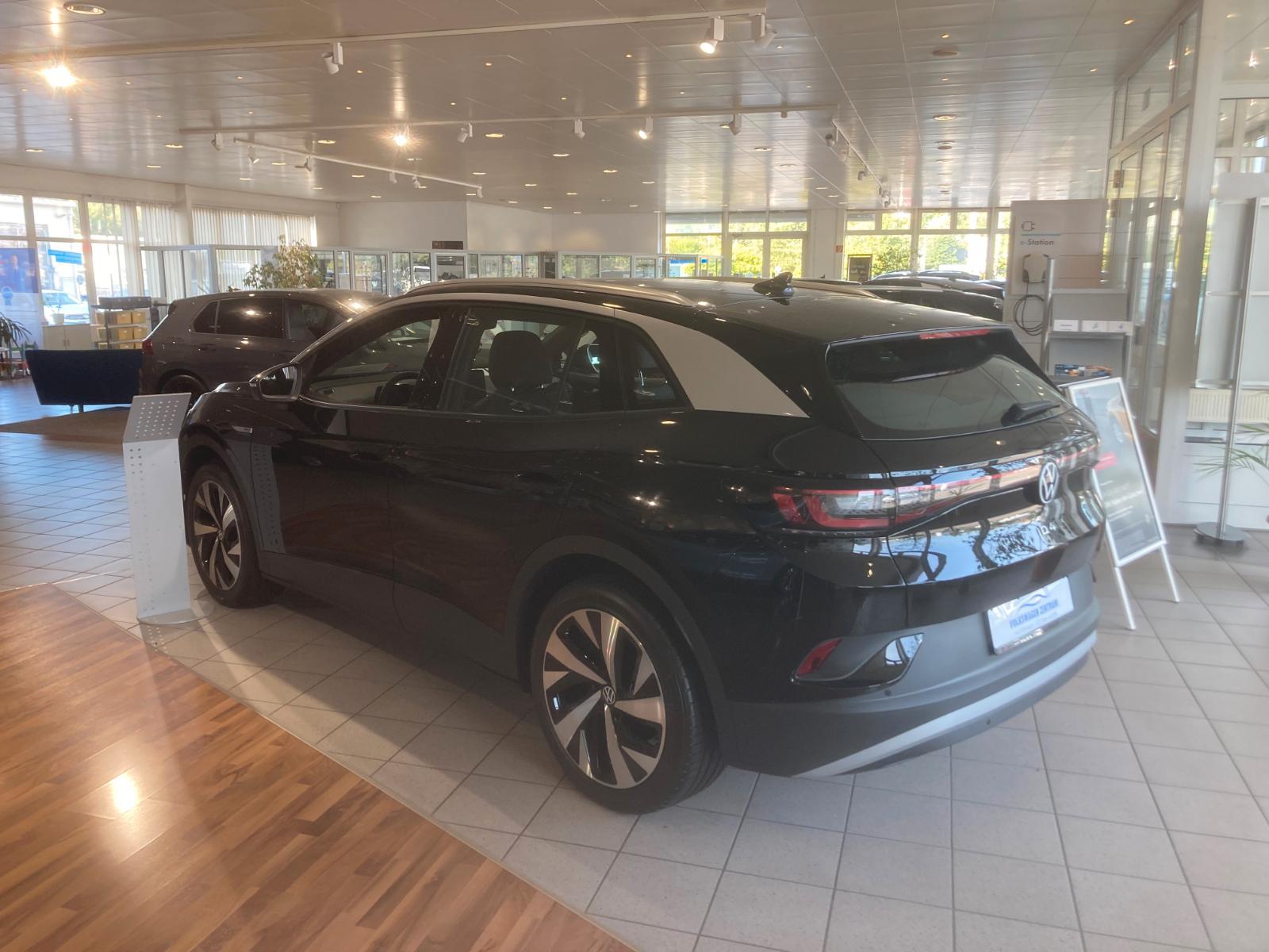 showroom-image-top