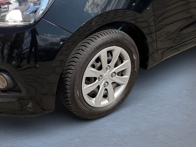 Fahrzeugabbildung Hyundai i10 Classic Soundsystem Klimaautom Allwetterreif