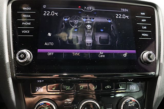 Octavia Combi 1.5 TSI Style ACC LEDER AHK NAVI L