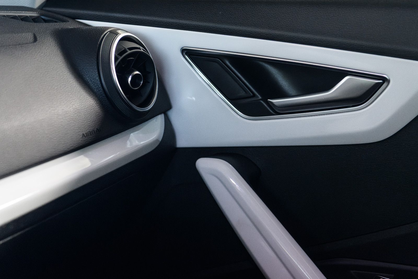 Fahrzeugabbildung Audi Q2 sport 1.6 TDI +LED +Bluetooth