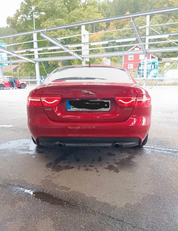 Jaguar XE