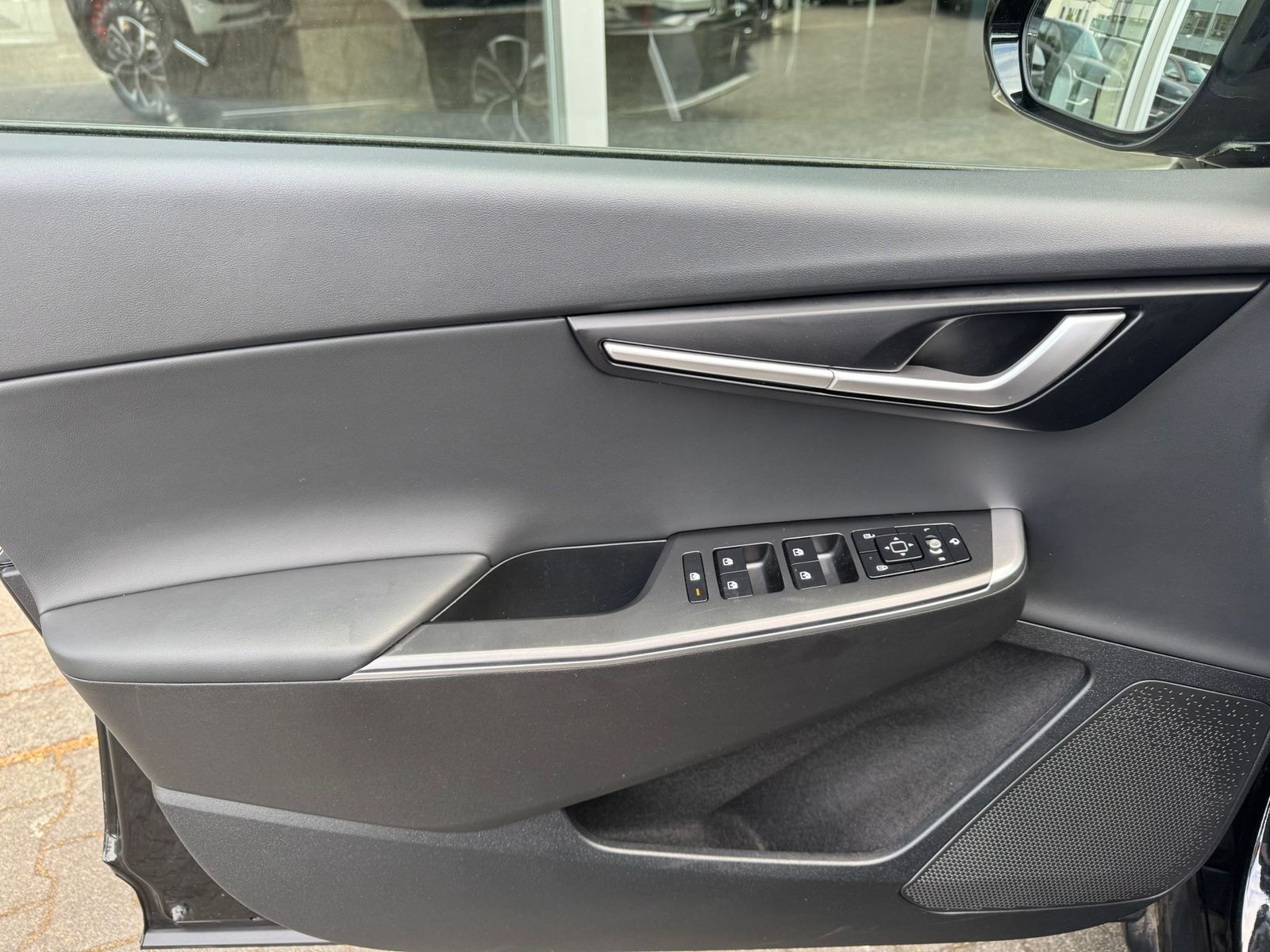Fahrzeugabbildung Kia EV6 4WD NAVI+LED+SHZ+KAMERA+WP+DAB+ACC+19"