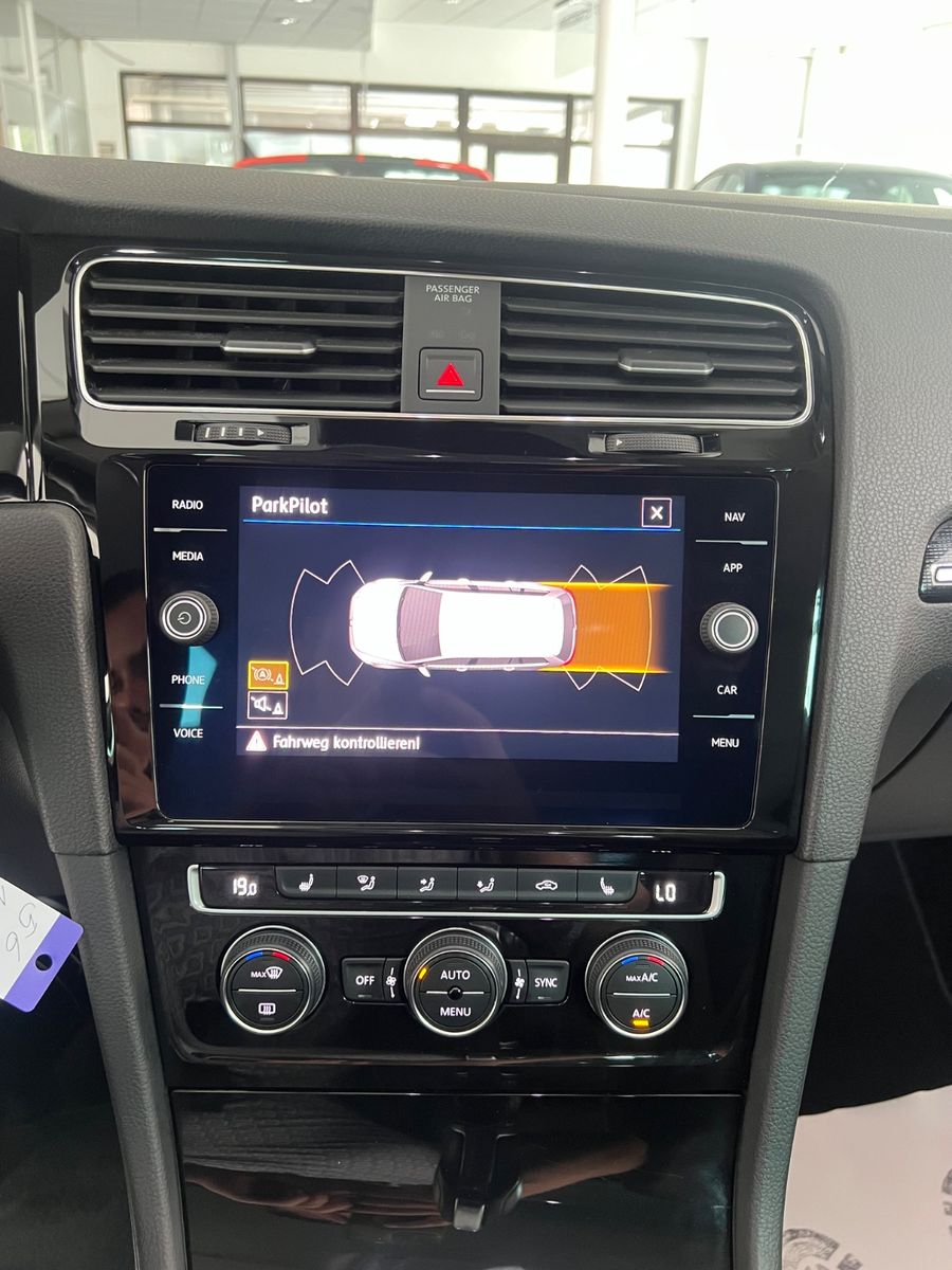 Fahrzeugabbildung Volkswagen Golf VII Variant Highline*Automatik