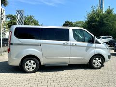 Fahrzeugabbildung Tourneo Custom L1 Titanium 2.0 TDCi 8x Sitze