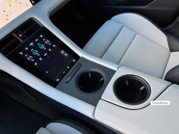  Porsche TAYCAN — миниатюра 13