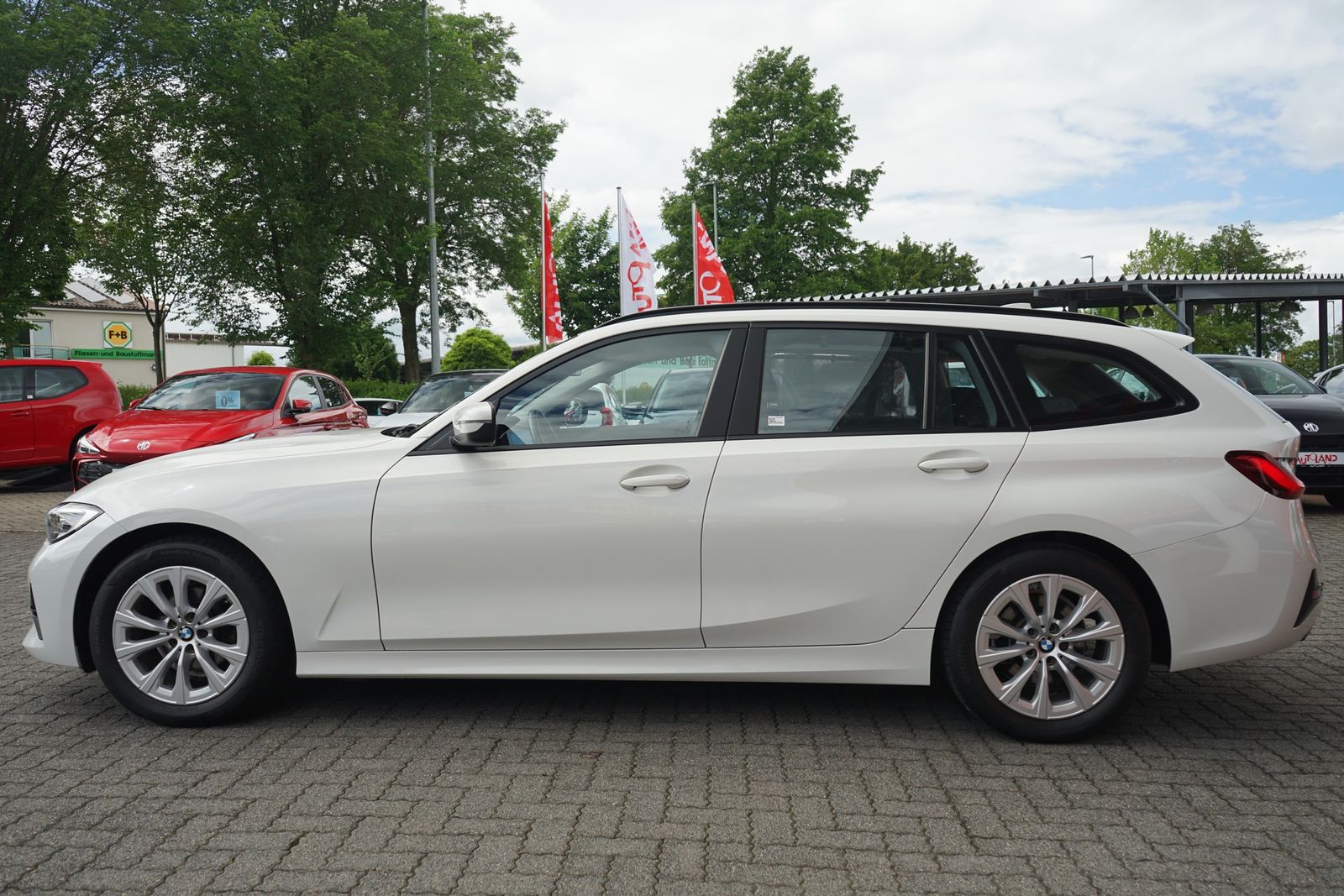 BMW 318i Advantage Aut. LED Navi Totwinkel Keyless foto 8