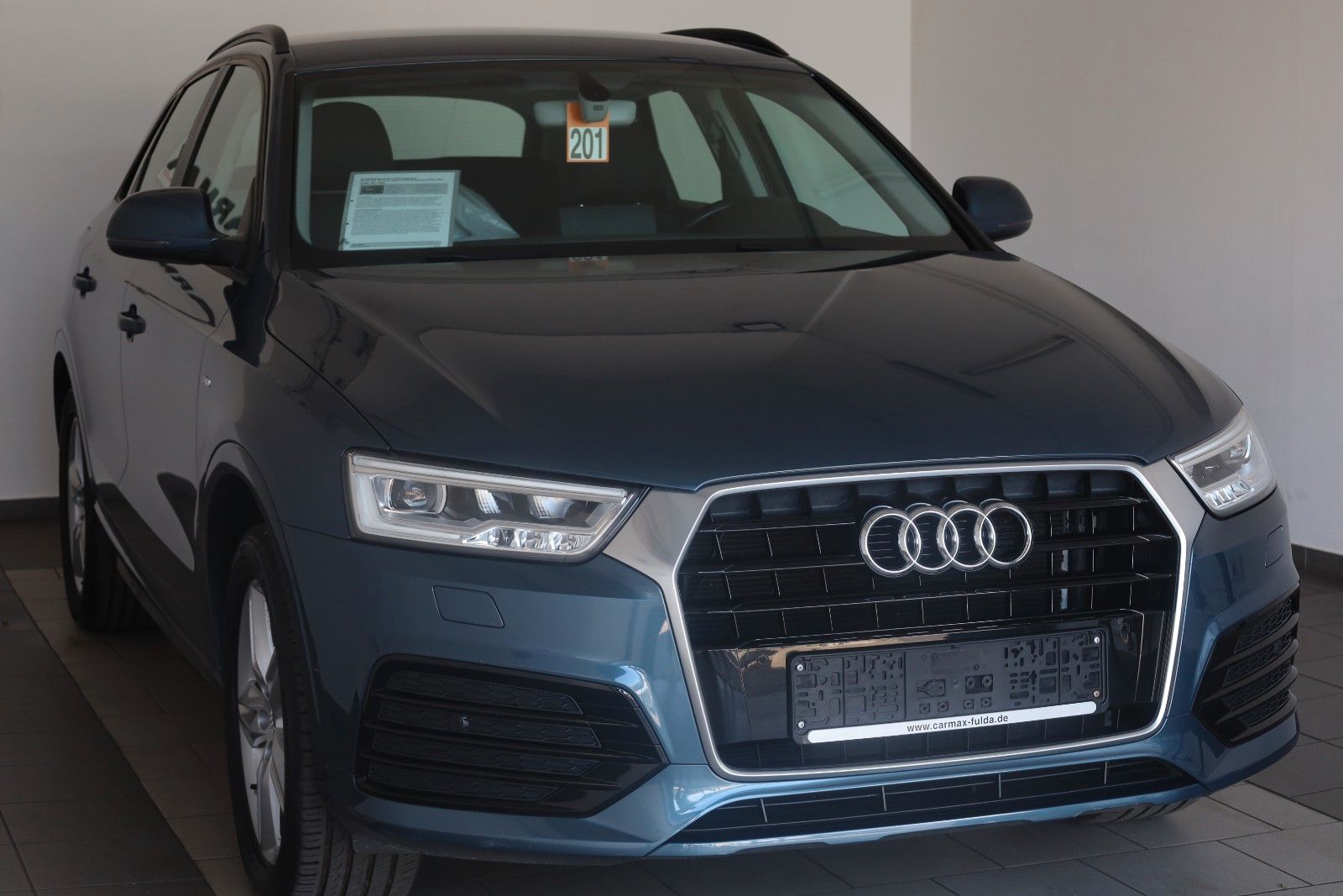 Fahrzeugabbildung Audi Q3 S Line, Navi,LED,Keyless,PDC,SH,AHK SR+WR