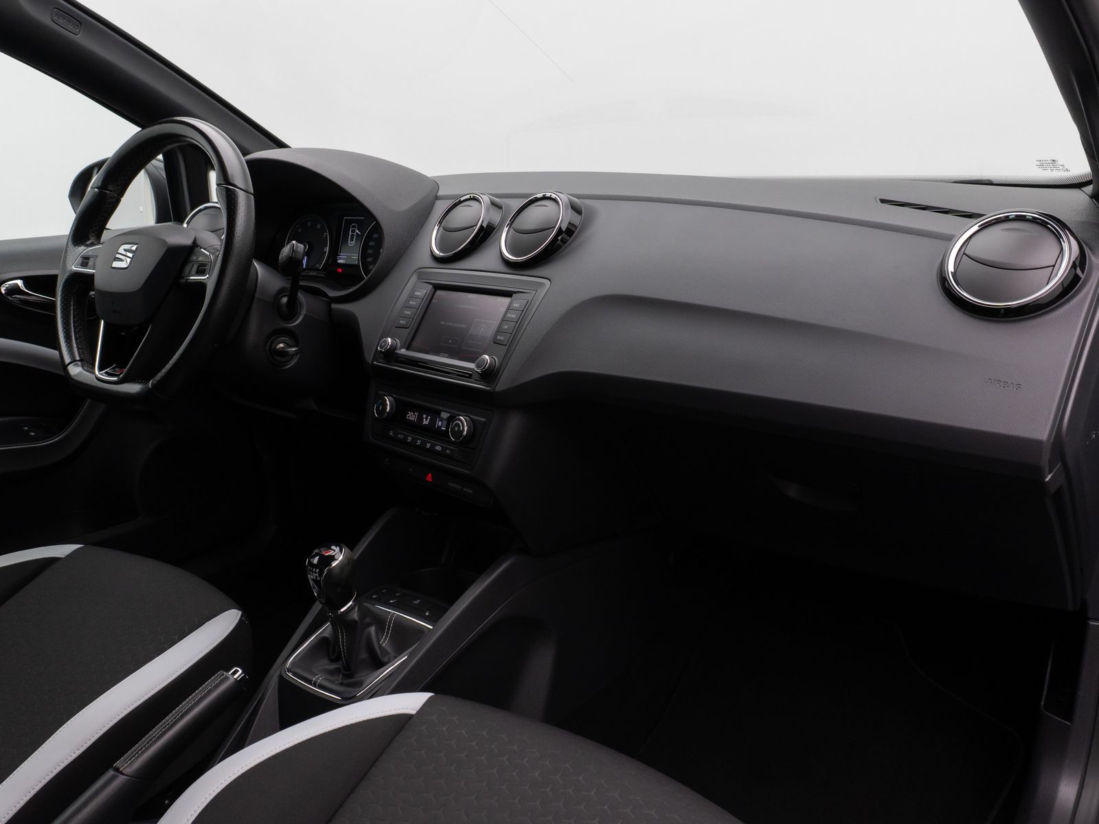 Fahrzeugabbildung SEAT Ibiza SC Cupra Bi-Xenon PDC 8Fach Tempomat Sport