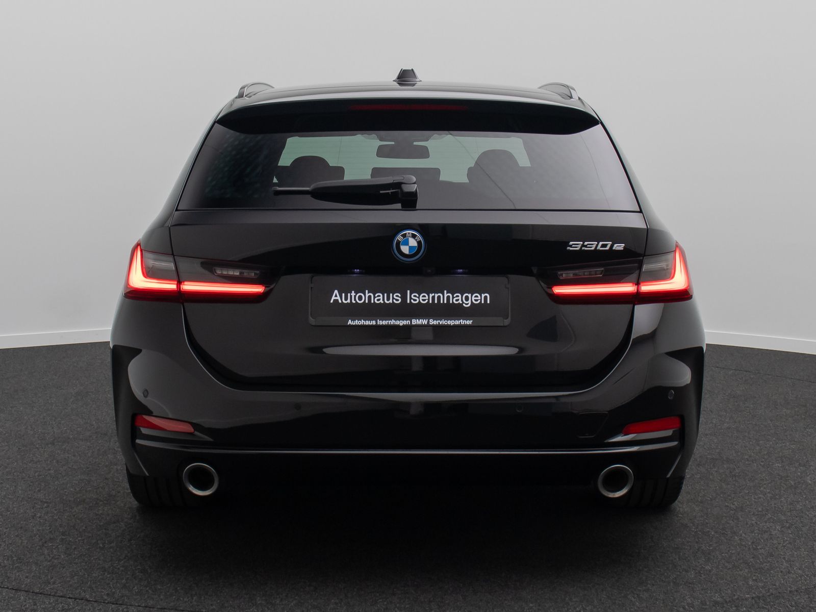 Fahrzeugabbildung BMW 330e 360&deg;HUD DAB HiFi Lnkrhzg ACC Komfort Sport