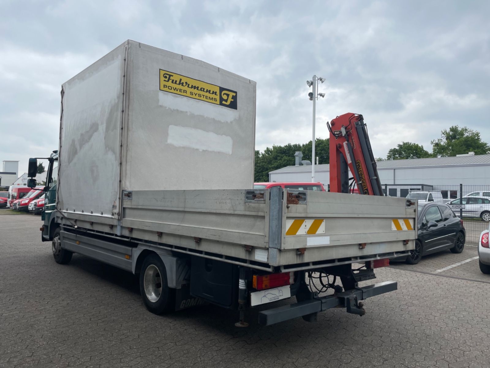 Fahrzeugabbildung Mercedes-Benz Atego 822 Pritsche Plane KRAN PALFINGER 3,3T