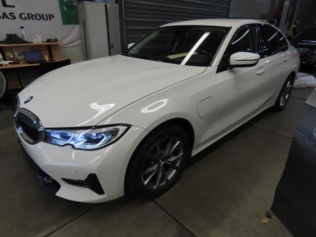 BMW 320 e Sport Line/LED/App/Navi/Virtual/1Hand