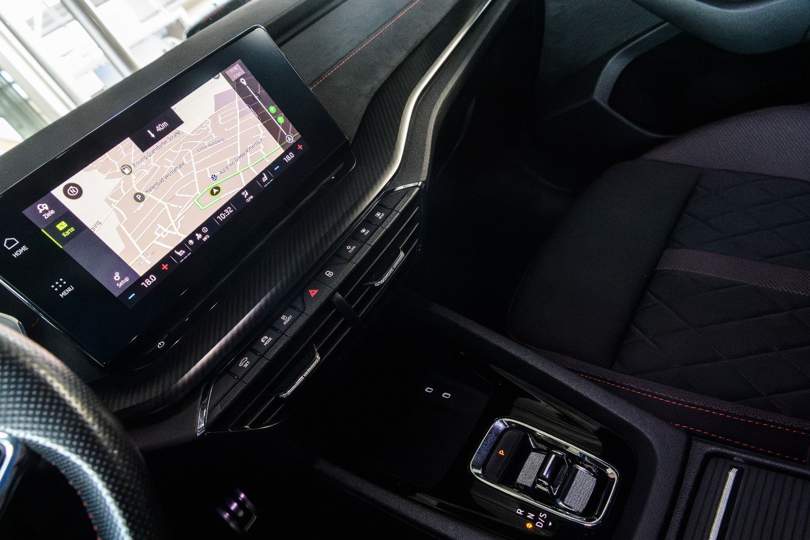 Fahrzeugabbildung SKODA Octavia 2.0 TSI DSG RS COMBI NAVI/ACC/AHK/SZH