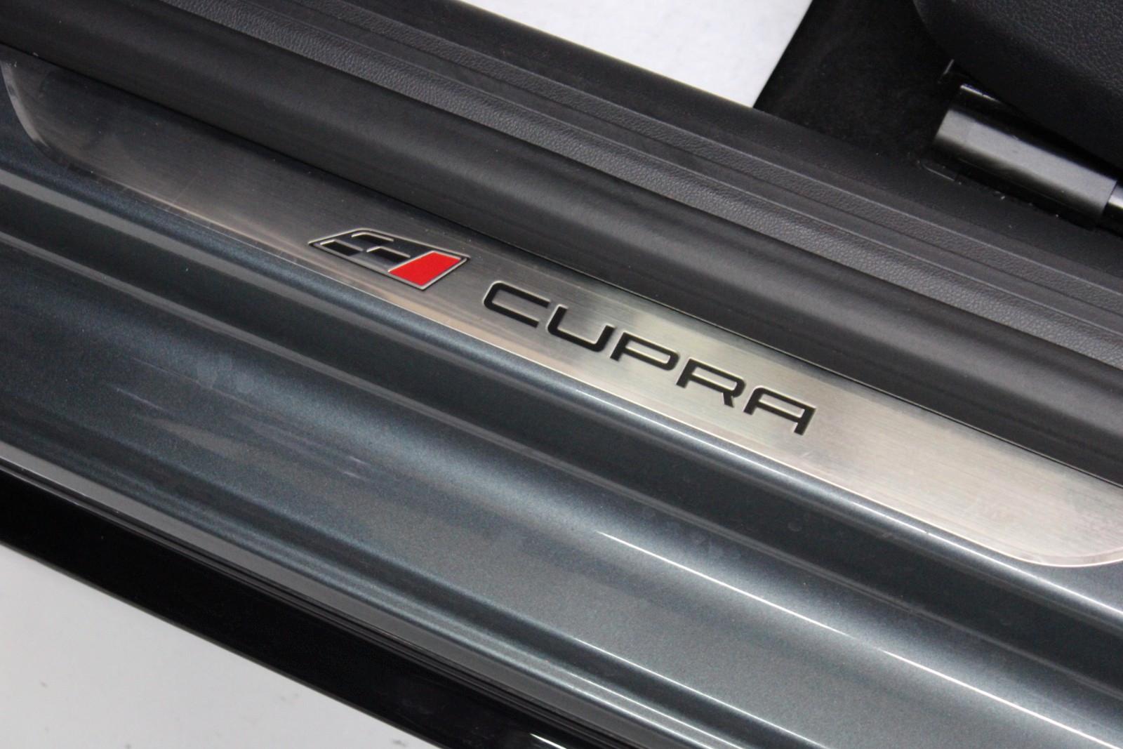 Seat Leon ST Cupra 280 ch DSG – Toit panoramique – Baquets Alcantara – DCC – LED – GPS