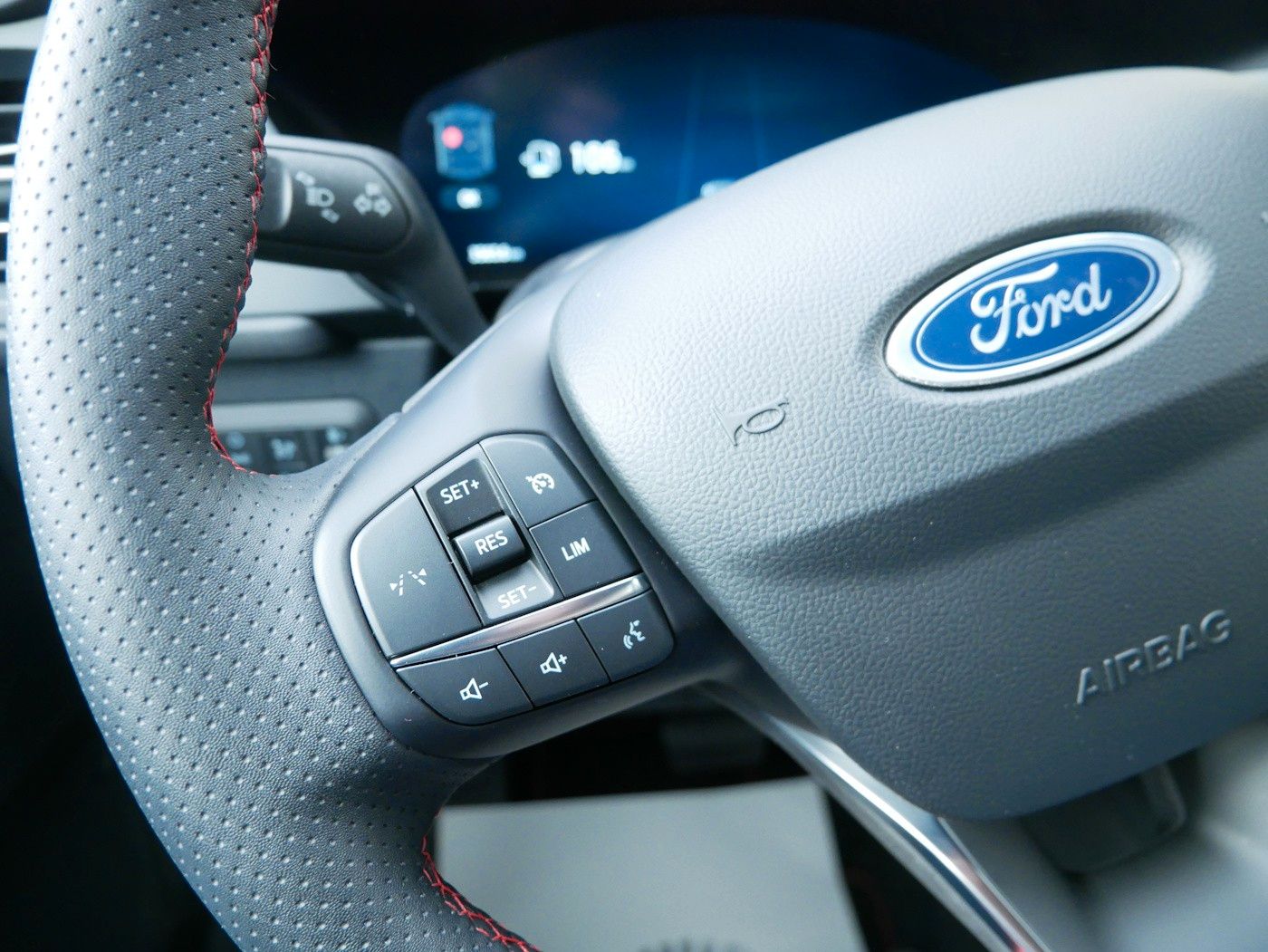 Fahrzeugabbildung Ford Kuga 1.5 ST-Line Autom. AHK Kamera Winter-Paket