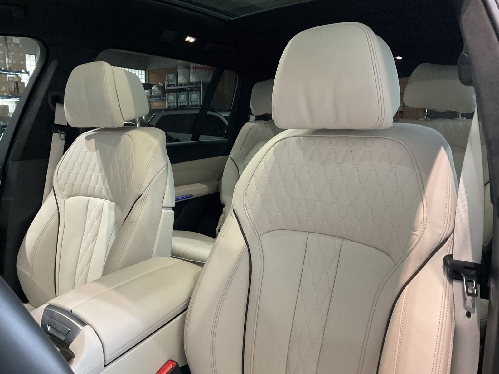 Fahrzeugeinzelansicht 12 Fahrzeugabbildung BMW X7 xDrive40d |Standheizung |Integral-Aktivlenkun