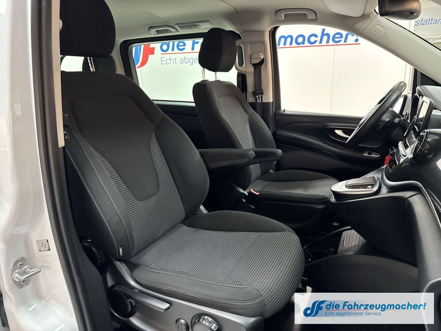 Fahrzeugabbildung Mercedes-Benz V 250 d kompakt LED Blendfreies Fernl. Kurvenlic