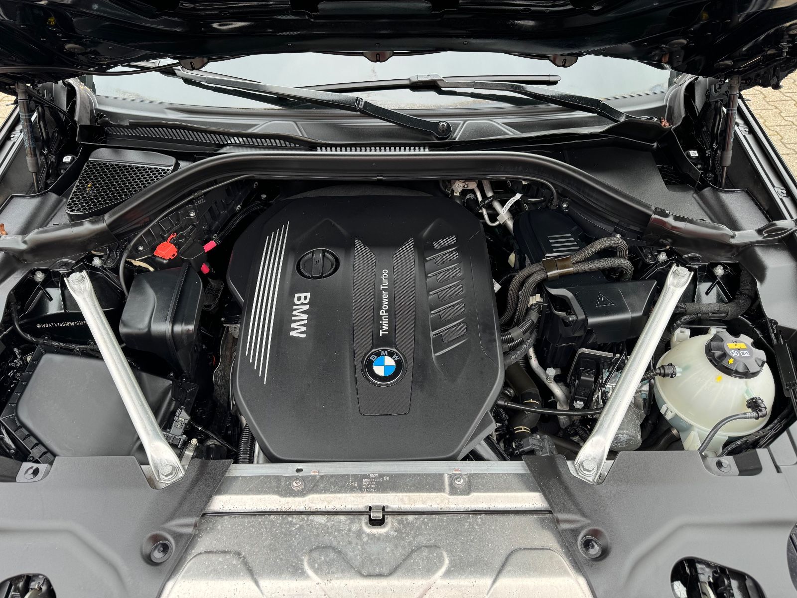 Fahrzeugabbildung BMW X3 Baureihe X3 xDrive 30 d M SPORTPAKET 1-HAND