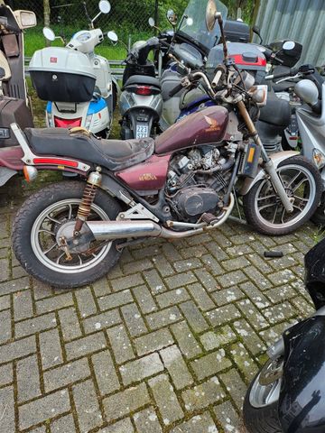 Honda VF 500 F VF 500C Scheunenfund Bastlerfahrzeug