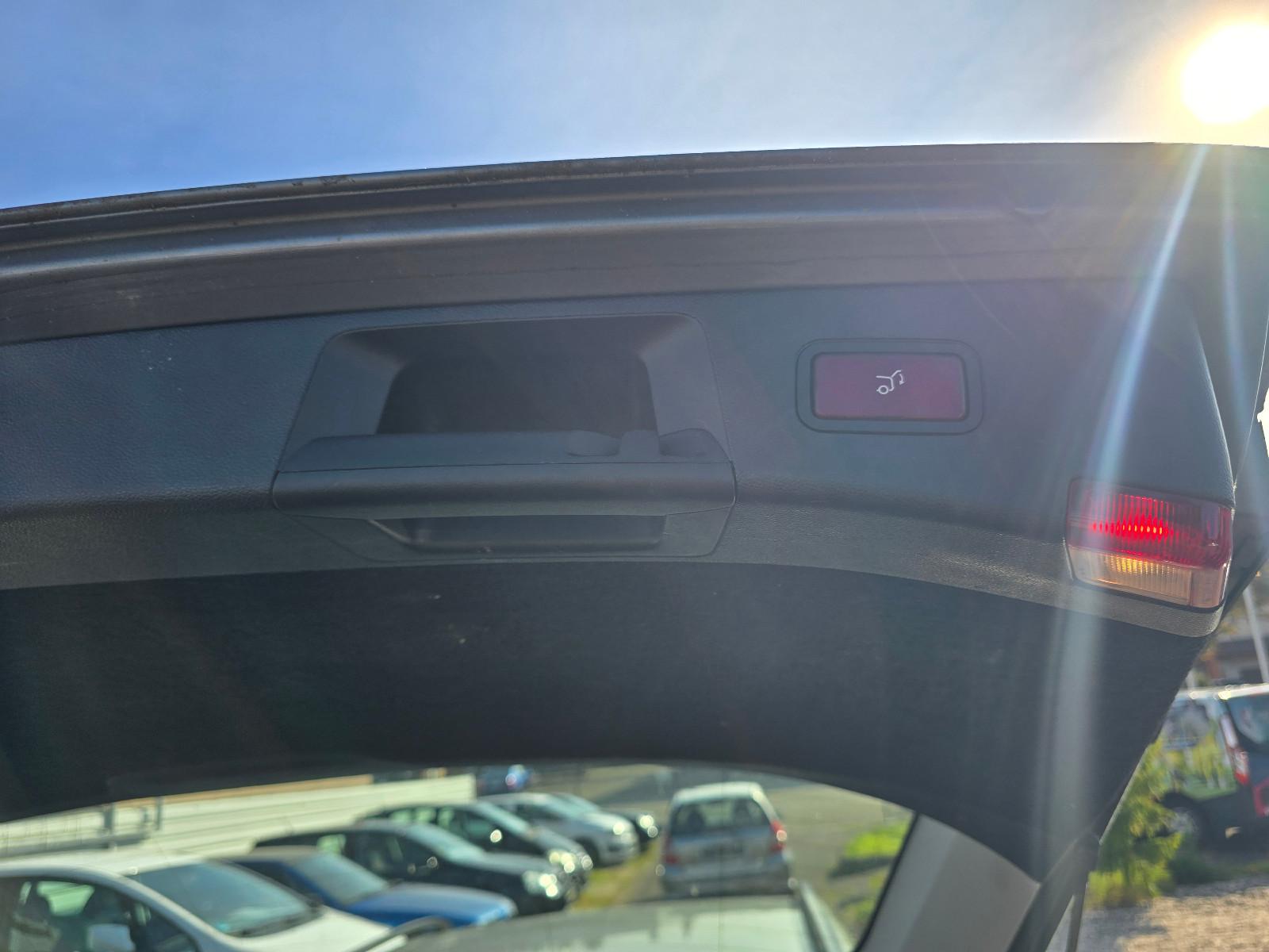 Mercedes-Benz E220 2010 — photo 9