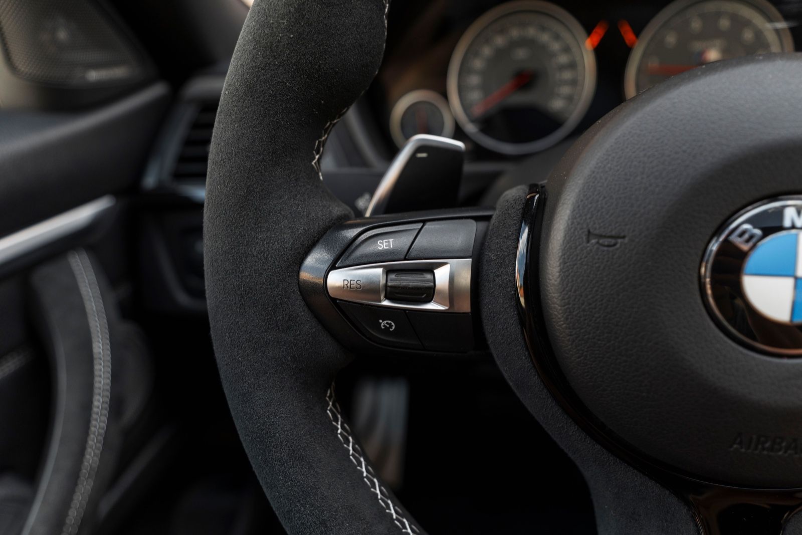 Fahrzeugabbildung BMW 440I COUPE M-PERFORMANCE H&K LED HUD KAM CARPLAY