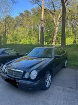 Mercedes-Benz Mercedes Benz E240 - Mercedes-Benz E 240 aus 1998