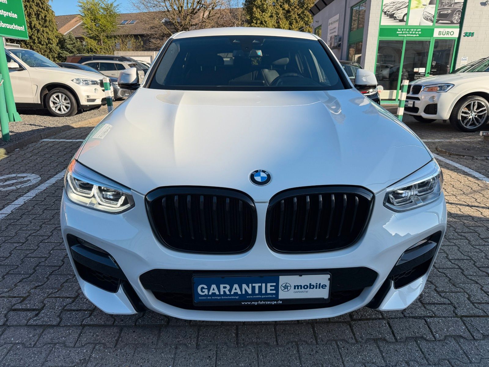 Fahrzeugabbildung BMW X4 xDrive 30 d M SPORT AHK NAVI LEDER 20 ZL. HUD
