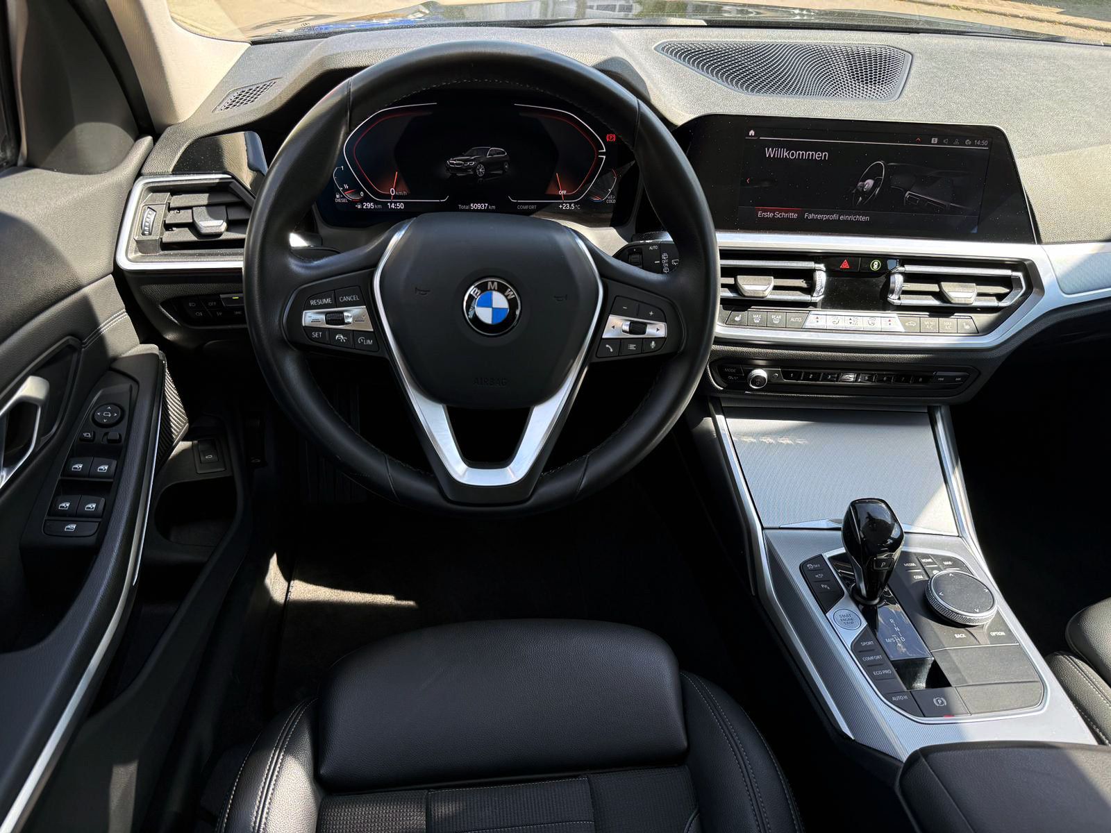 Fahrzeugabbildung BMW 320d Touring Sport-Line ACC AHK 360° LED BT AMBI