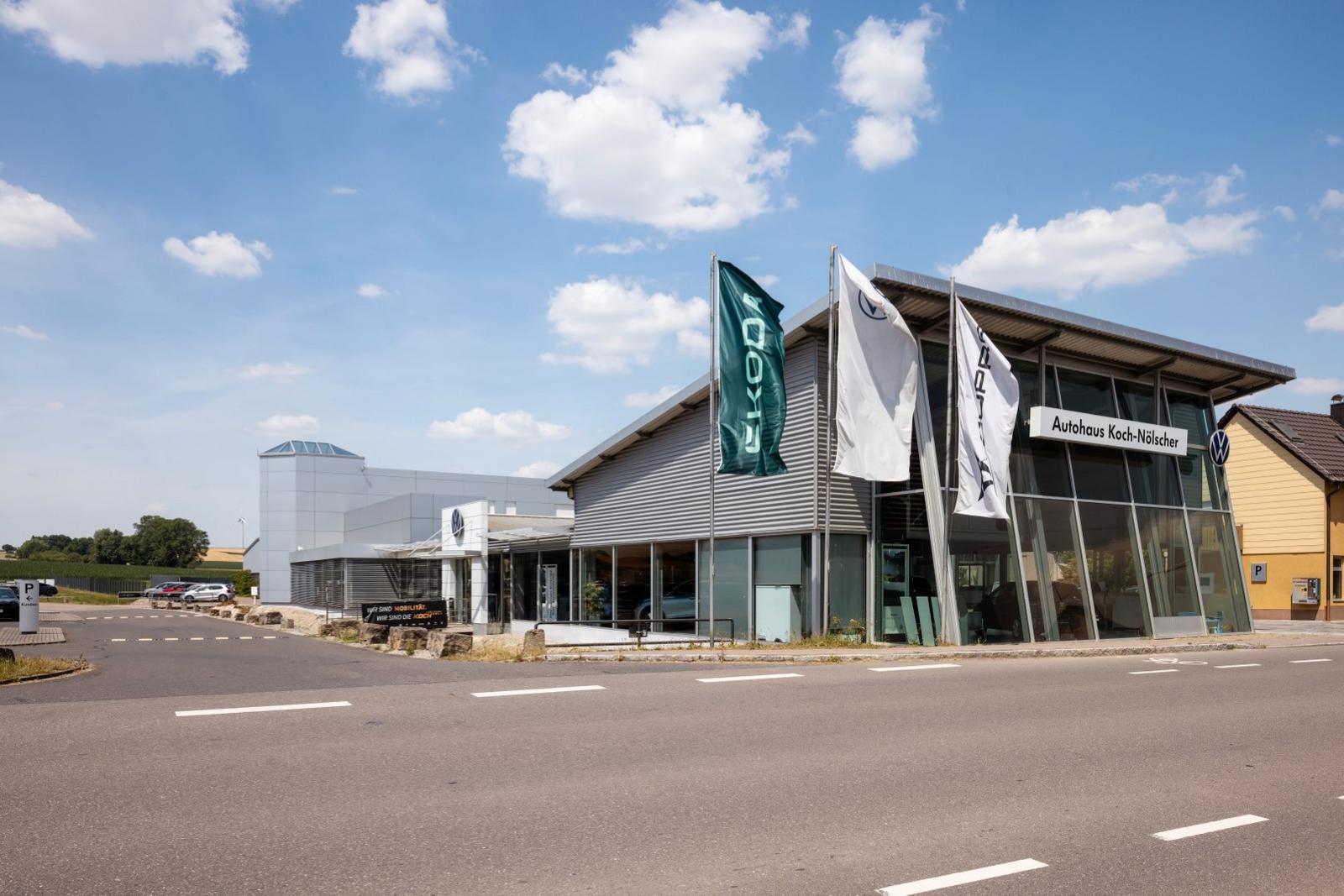 showroom-image-bottom