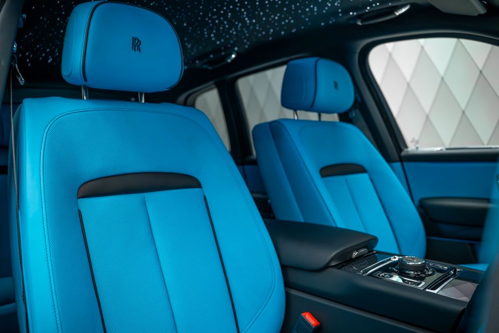 Cullinan BLACK BADGE 2027 BLACK/ TIFFANY 4 SEATS - Bild 17