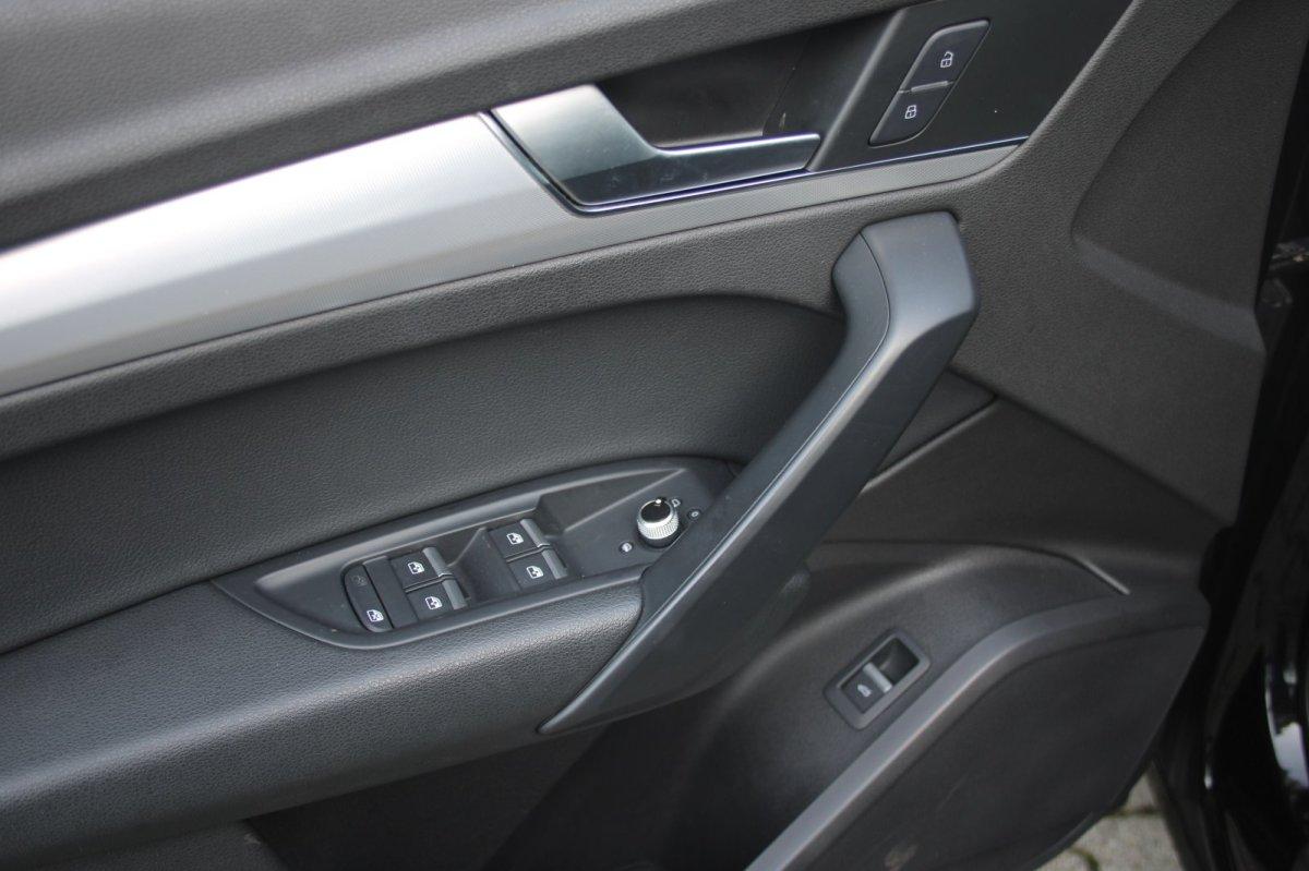 Audi Q5 2.0 TDI sport quattro S-line AHK Navi PDC Tem