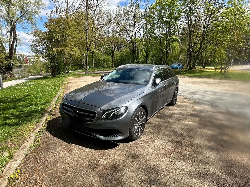 Image of Mercedes-Benz E 300