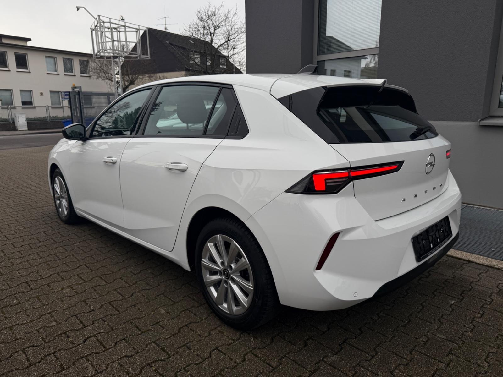 Opel Astra L Lim. 5-trg. Edition