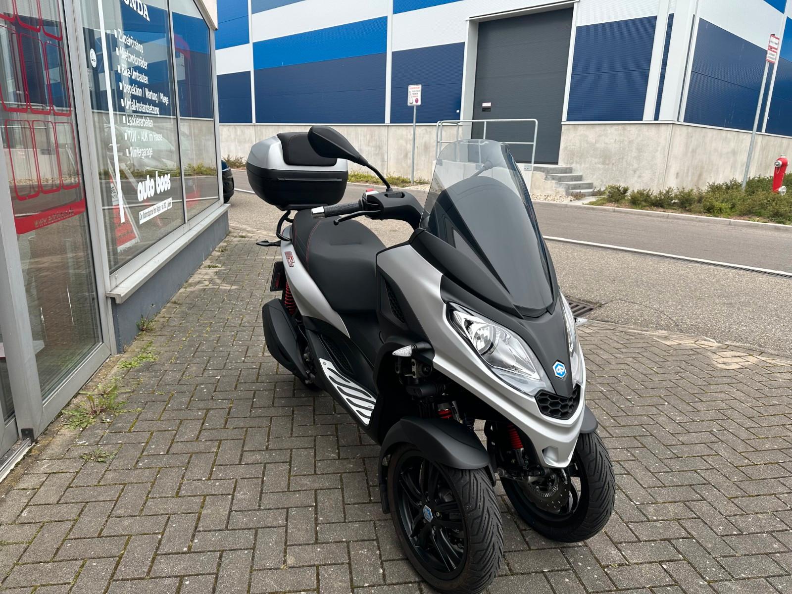 Piaggio MP3 300 HPE   --1.hand