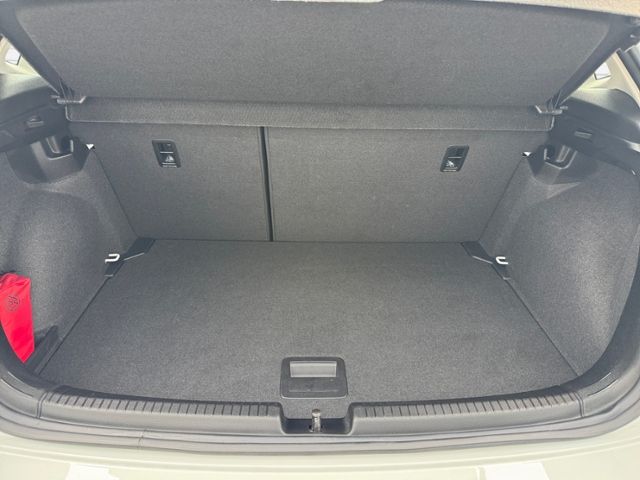 Fahrzeugabbildung Volkswagen Polo GOAL 1.0 TSI 95 PS 5-Gang ACC NAVI APP