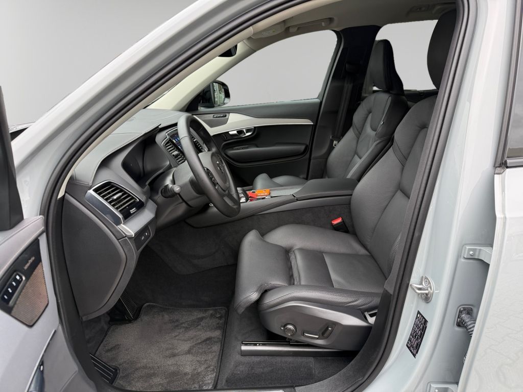 VOLVO XC90 T8 AWD Plug-in Hybrid Plus Dark AHK semi el VOLVO XC90 T8 AWD Plug-in Hybrid Plus Dark AHK semi el