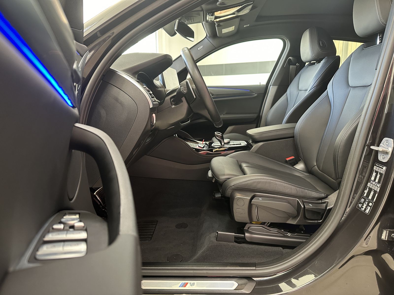 Fahrzeugabbildung BMW X4 xDrive 30 d M Sport PANO*MATRIX*HIFI*PROF*21"