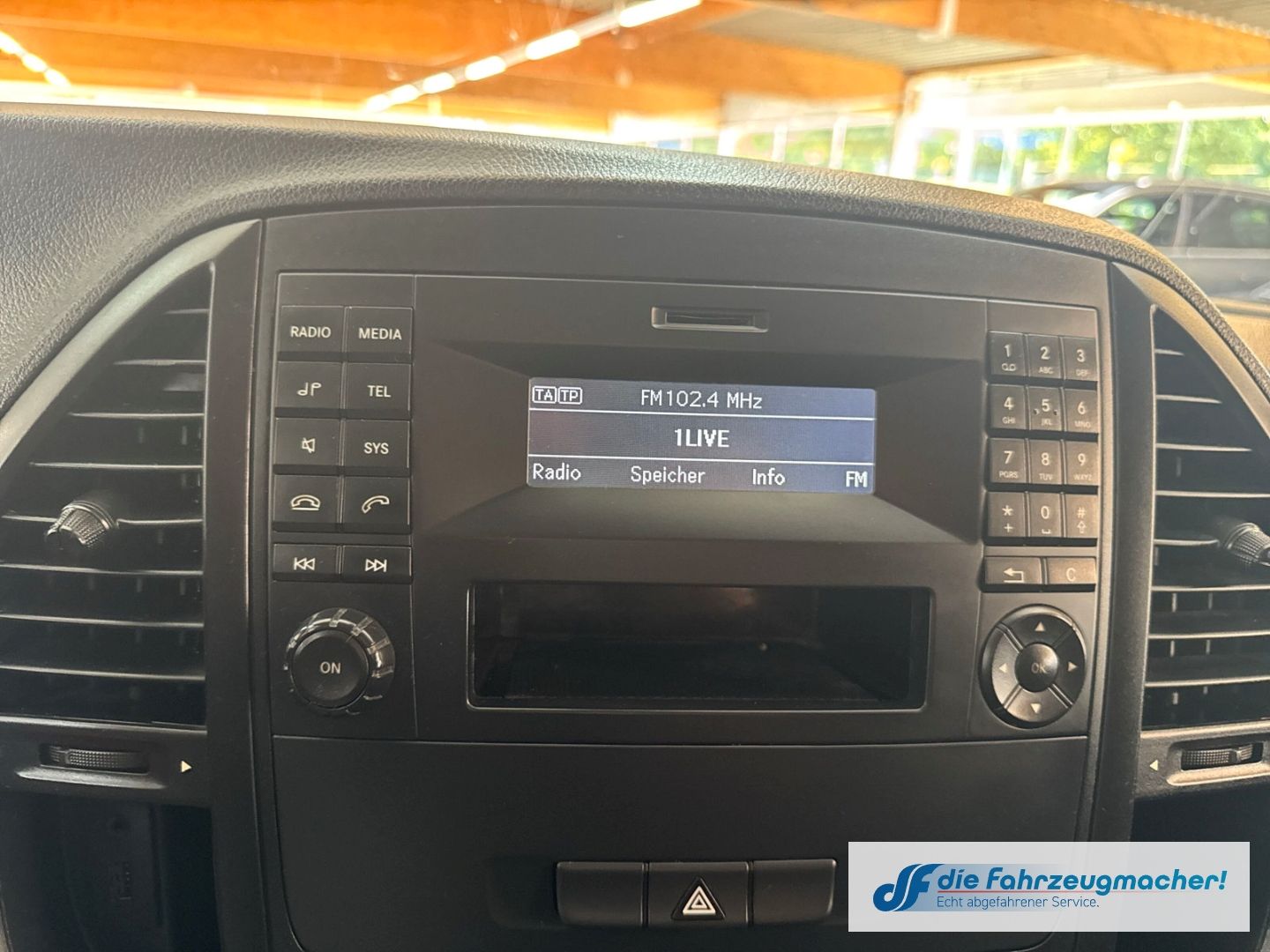 Fahrzeugabbildung Mercedes-Benz Vito Kasten 111 CDI WORKER FWD kompakt BlueTEC T