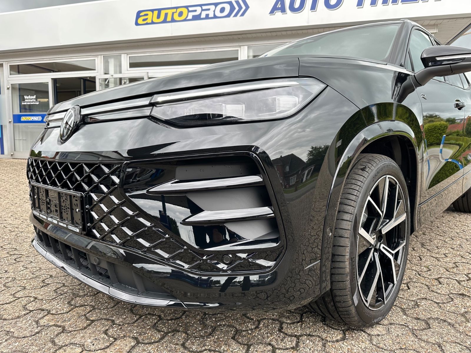 Fahrzeugabbildung Volkswagen Tayron 2.0 TDI 4M R-Line DSG Pano/AHK/NAVI/ACC