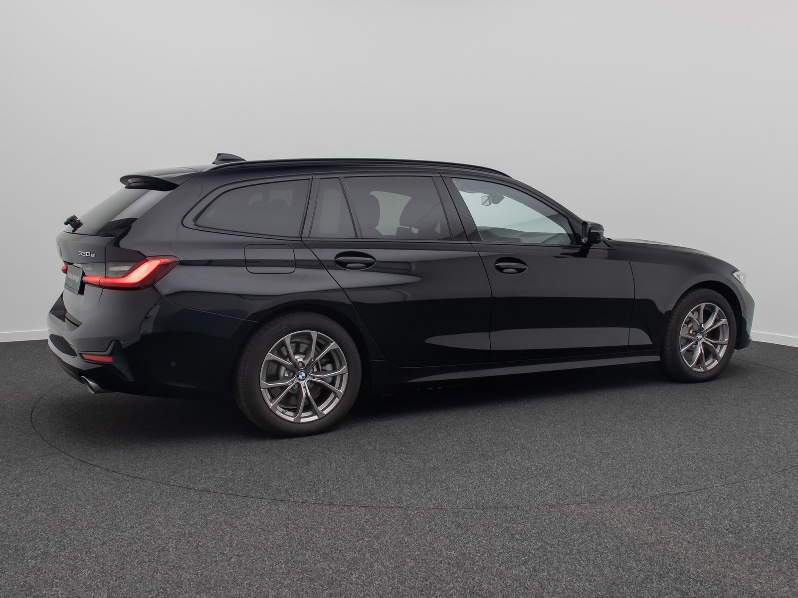 Fahrzeugabbildung BMW 330e Sport Line 360° Memory HUD DAB Laser HiFi