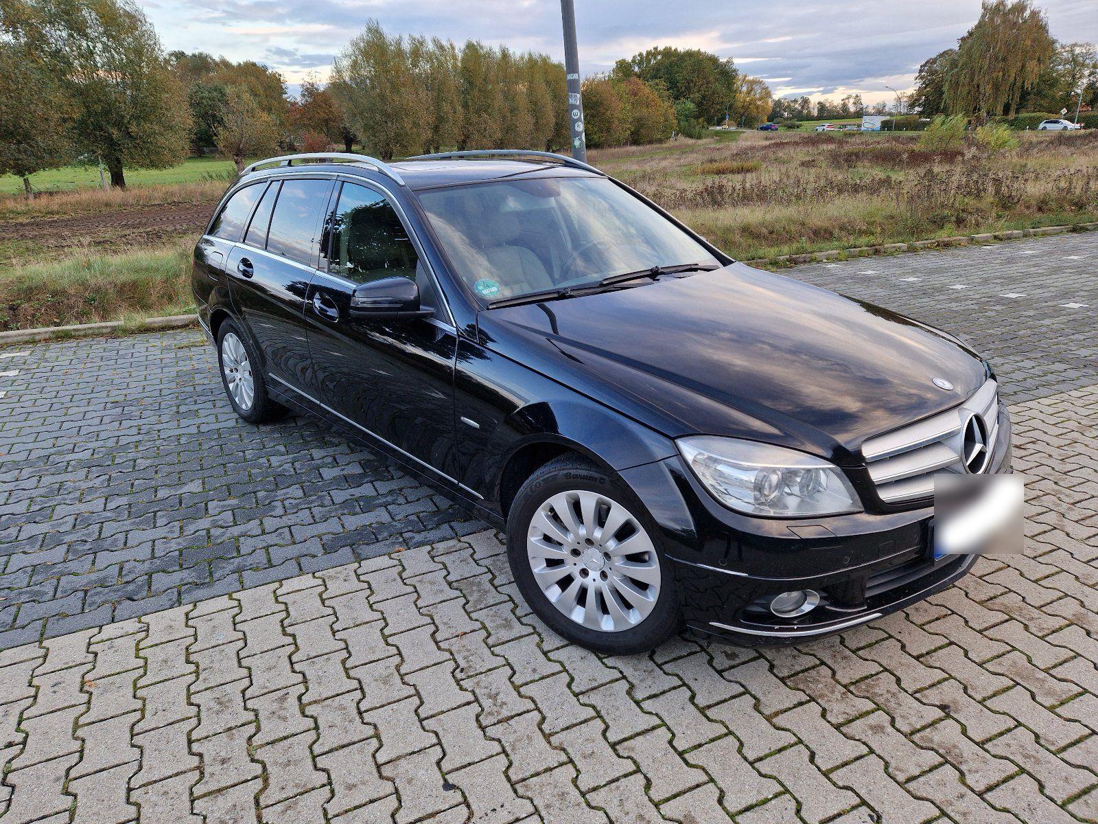 Mercedes-Benz C220 2008 — rear view