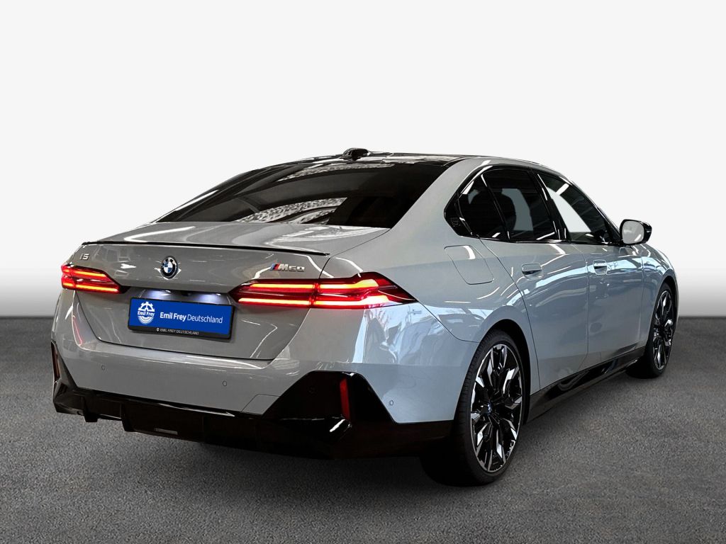 BMW i5 M60 xDrive Limousine AHK LED Panoramadach foto 2
