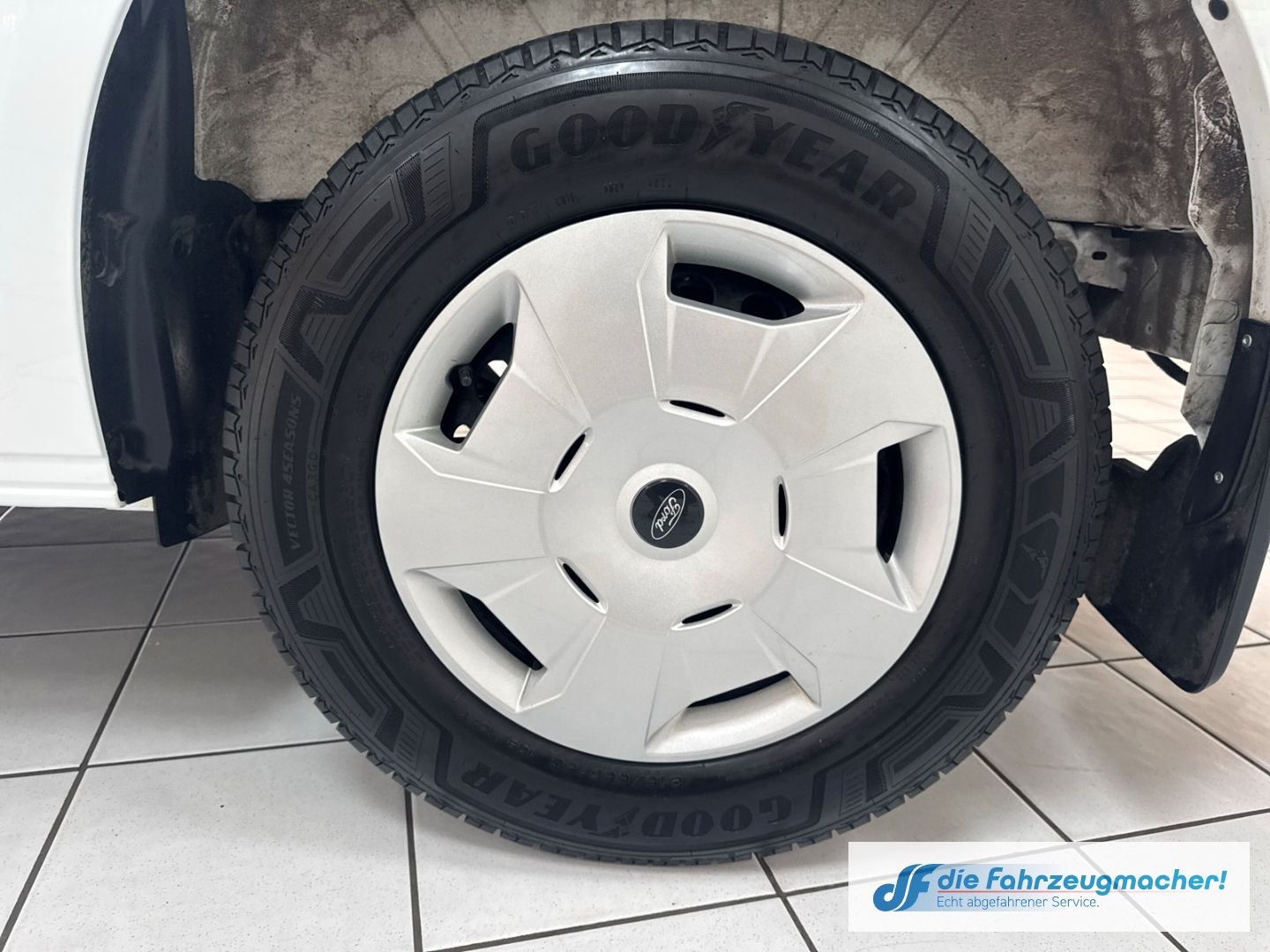 Fahrzeugabbildung Ford Transit Custom Kasten 320 L2 Trend FWD 2.0 EcoBl