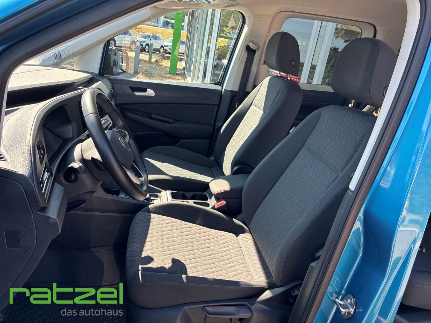 Fahrzeugabbildung Volkswagen Caddy Life 1.5 TSI DSG 5-Sitze Rückfahrkamera AC