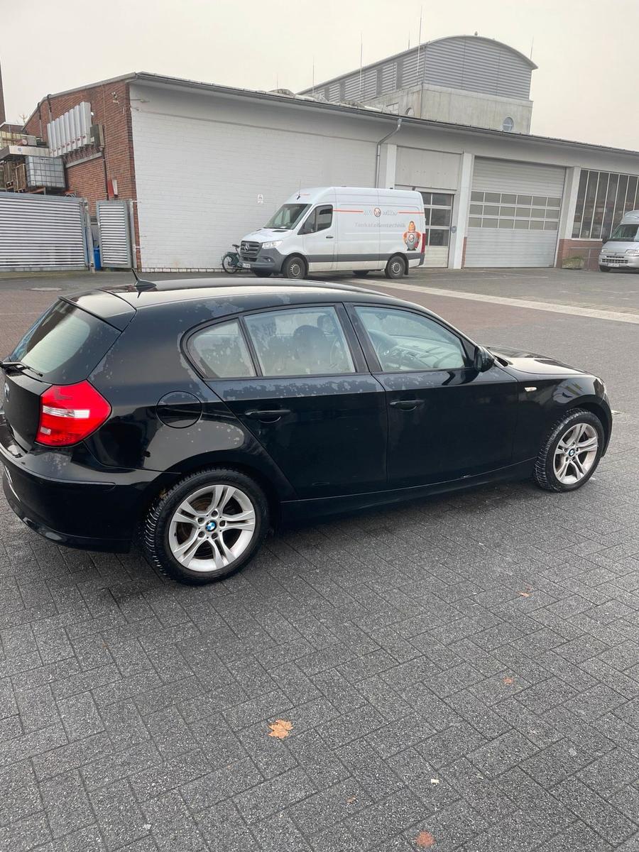 BMW 116 2010 — engine 122 HP (90kW)