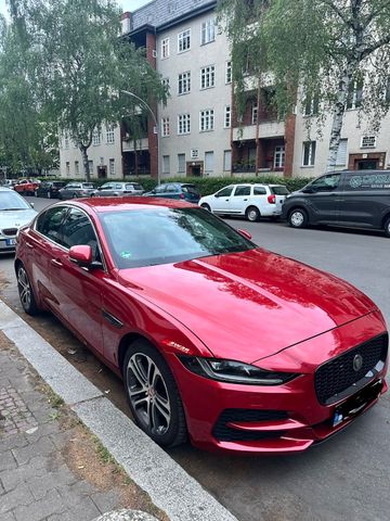 JAGUAR XE